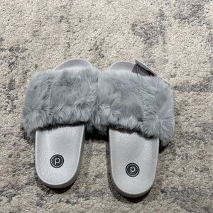 Pure Barre Fuzzy Gray Slippers NWT Size 6